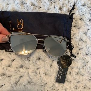 NWT | MIRRORED CAT EYEGLASSES 👓